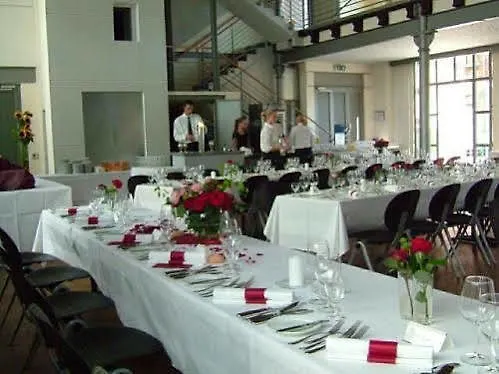 Schlafgut - Hotel im Werkhof Superior Hannover 3*,